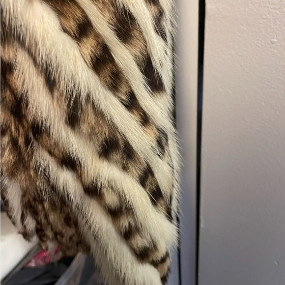 🎉VINTAGE , Genuine Leopard Fur Coat RARE ! Size X  Small VERY RARE see video ❤️ - Picture 10 of 15